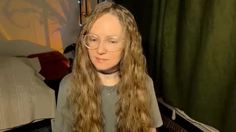 Snapshot of _goldilocks__ chatting on October 8, 2025, 4:48 pm _goldilocks__ online show from October 8, 2025, 4:48 pm