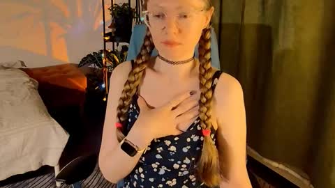 Snapshot of _goldilocks__ chatting on October 13, 2025, 6:19 pm _goldilocks__ online show from October 13, 2025, 6:19 pm