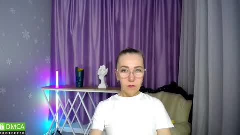 _greybunny_ online show from September 21, 2025, 11:12 am