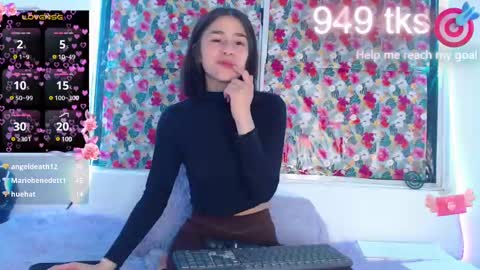 Gwen online show from February 19, 2025, 7:50 am