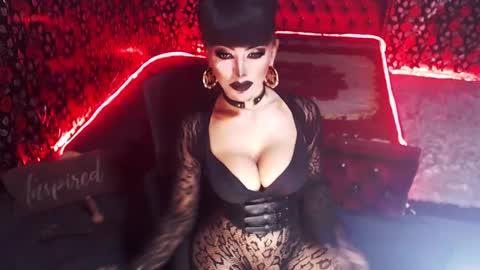 Snapshot of _hailyourqueenx chatting on January 19, 2025, 4:12 am GoDDess  Chloe online show from January 19, 2025, 4:12 am