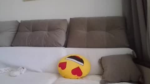 Snapshot of _hidden_frommymoom_ chatting on April 27, 2026, 6:44 am Criss4u online show from April 27, 2026, 6:44 am