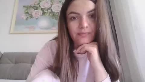 Snapshot of _hidden_frommymoom_ chatting on April 28, 2026, 5:34 am Criss4u online show from April 28, 2026, 5:34 am