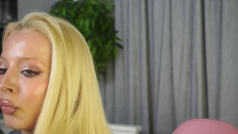 Lana online show from February 26, 2026, 8:13 am