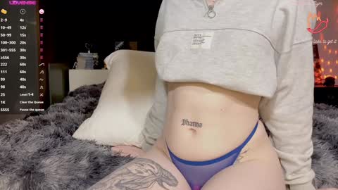 _horny_makima_ online show from January 6, 2025, 5:59 pm