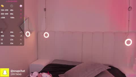 Darlis  online show from November 3, 2025, 8:10 pm