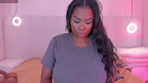 Darlis  online show from February 9, 2026, 7:40 pm