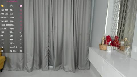Snapshot of _inner_glow_ chatting on May 9, 2026, 5:51 pm Emily online show from May 9, 2026, 5:51 pm