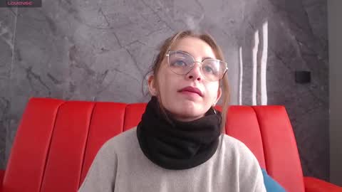 Isa online show from October 3, 2025, 2:14 pm