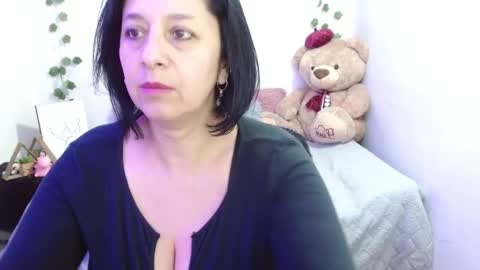 Camila online show from September 21, 2025, 9:49 pm