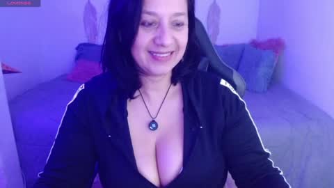 Camila online show from May 8, 2026, 1:00 am
