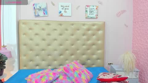 J A D E online show from October 9, 2025, 12:03 pm