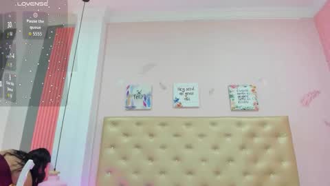 J A D E online show from November 26, 2025, 12:17 pm