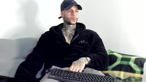 jeison online show from November 29, 2025, 2:03 am