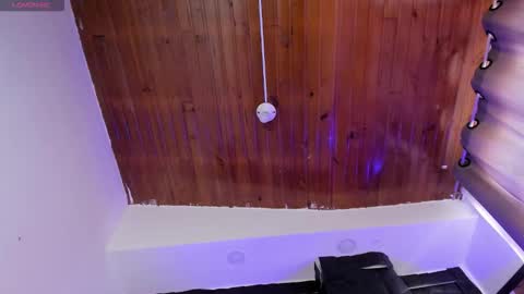 Mia online show from March 13, 2026, 10:16 pm