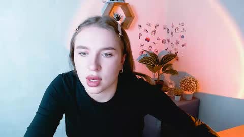 Jolia online show from September 18, 2025, 12:29 pm