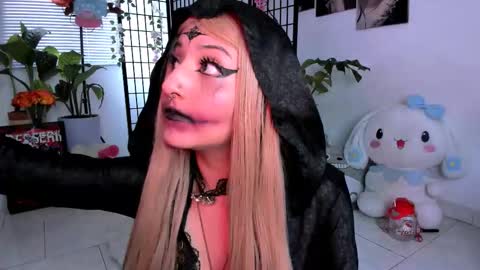 Snapshot of _julyana_ chatting on November 8, 2025, 5:34 pm JULIANA online show from November 8, 2025, 5:34 pm