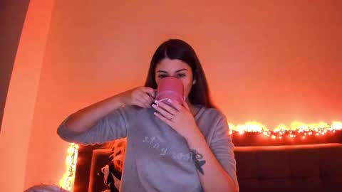 _just_a_simple_girl online show from February 4, 2025, 11:05 am