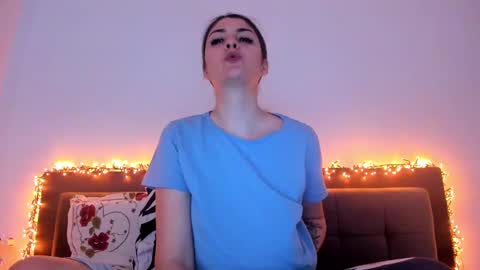 _just_a_simple_girl online show from March 6, 2025, 11:14 am