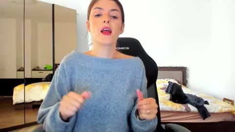 _just_a_simple_girl online show from October 24, 2025, 9:38 am