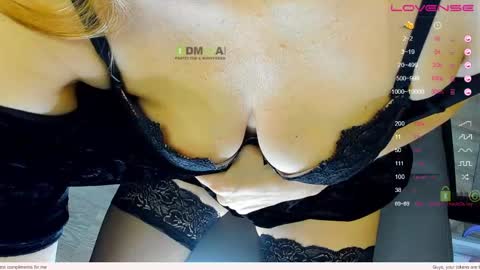 Snapshot of _justcallme_ chatting on May 12, 2026, 8:50 pm _justcallme_ online show from May 12, 2026, 8:50 pm