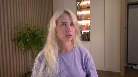 Kate online show from September 17, 2025, 2:19 pm