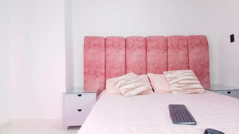 Kendall online show from December 17, 2025, 12:11 pm