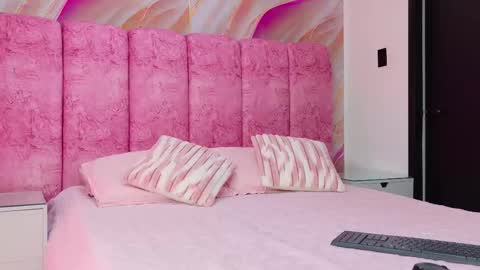 Kendall online show from March 25, 2026, 12:00 pm