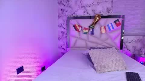 Kendall online show from July 2, 2026, 3:23 am