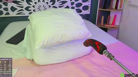 _kheissy_ online show from December 13, 2024, 1:55 pm