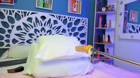 _kheissy_ online show from January 21, 2025, 12:50 pm