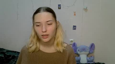 _kikiclark_ online show from September 8, 2025, 8:19 pm