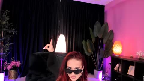 Snapshot of _kim_possible_ chatting on September 17, 2025, 2:08 pm Kim online show from September 17, 2025, 2:08 pm