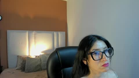 Snapshot of _kiramoon__ chatting on April 19, 2026, 5:56 pm Kiraaaa 0 online show from April 19, 2026, 5:56 pm