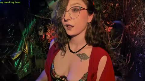 Snapshot of _lady_luna_ chatting on May 14, 2026, 10:27 pm Lady Luna online show from May 14, 2026, 10:27 pm