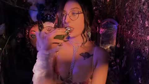 Lady Luna online show from July 30, 2026, 11:15 pm