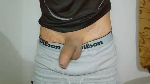 Snapshot of _lalo_0 chatting on May 1, 2026, 5:45 am _lalo_0 online show from May 1, 2026, 5:45 am