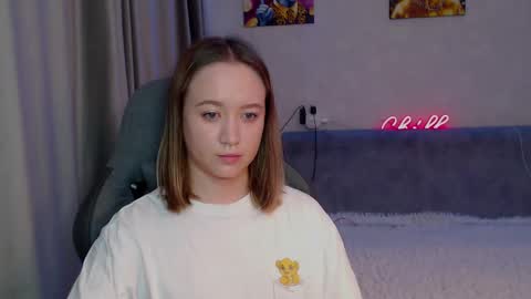 _lalune_ online show from March 7, 2025, 2:57 am