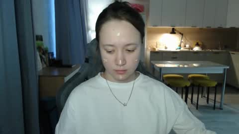 _lalune_ online show from March 2, 2026, 1:18 pm