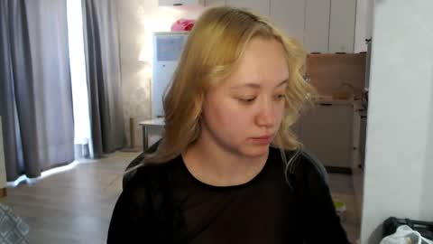 Snapshot of _lalune_ chatting on May 25, 2026, 6:52 am _lalune_ online show from May 25, 2026, 6:52 am