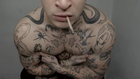 Layne online show from December 13, 2024, 10:41 am