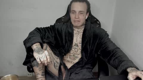 Layne online show from December 13, 2024, 1:55 pm