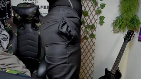 Layne online show from January 27, 2025, 10:38 pm