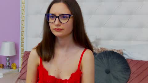 Snapshot of _lenapaul_ chatting on February 6, 2025, 5:35 am Lena Paul online show from February 6, 2025, 5:35 am