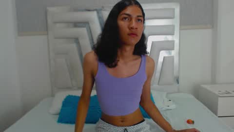 _lexx1e online show from December 16, 2024, 1:43 pm