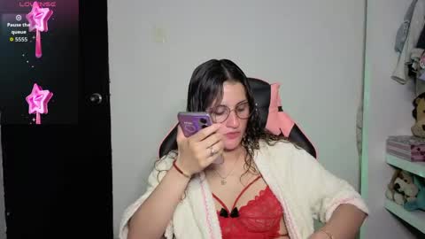 Lindasy online show from May 25, 2026, 9:32 pm