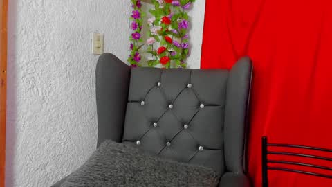 Ivy 3 online show from December 24, 2024, 1:06 pm