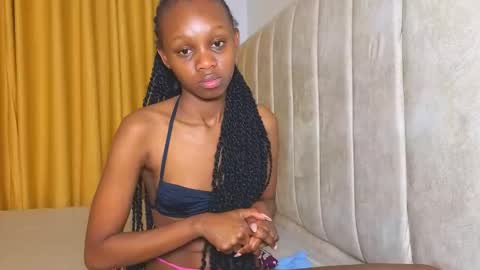 Littlevenus online show from November 9, 2025, 12:20 am