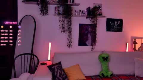 Lolly online show from November 22, 2025, 9:19 am