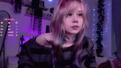 Lolly online show from December 17, 2025, 8:42 am